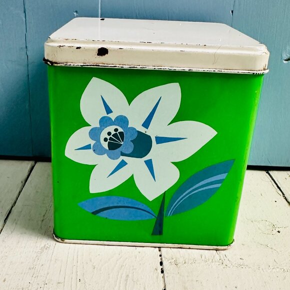Vintage Other - Vintage 1950s Daher Tin Cookie Tin Green Blue White Floral Metal Storage